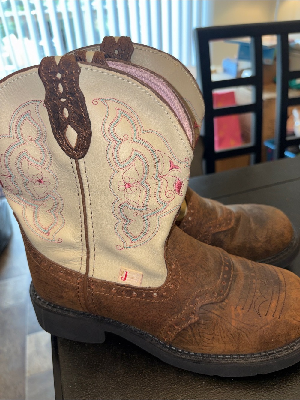 Women Brown and Cream Western Ankle Boot with Pink Stitching Justin Gypsy NWOT